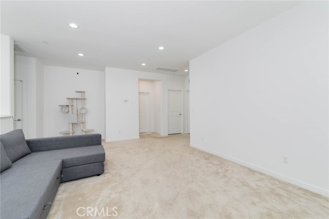 13855 Clearwater Avenue, Chino CA: https://media.crmls.org/medias/59de534f-1756-4996-baaf-fb9ea8f46683.jpg