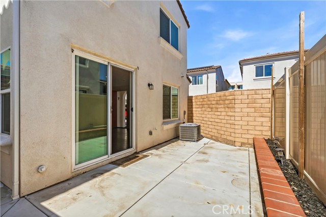 Detail Gallery Image 23 of 34 For 335 Carson Ct, Rialto,  CA 92376 - 3 Beds | 2/1 Baths