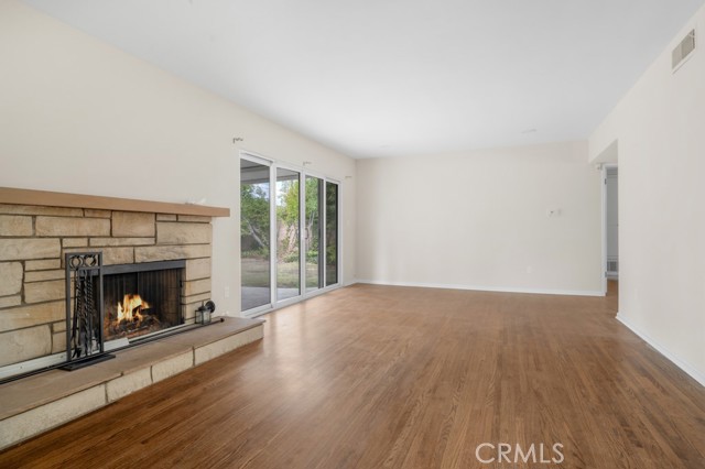 Detail Gallery Image 2 of 20 For 10151 Babbitt, Northridge,  CA 91325 - 4 Beds | 3 Baths