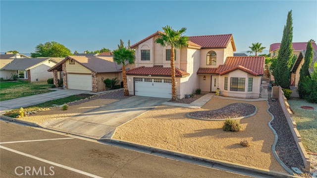 13290 Riverview Drive, Victorville CA: https://media.crmls.org/medias/59dee597-a927-4baa-bfde-6800dacbc603.jpg