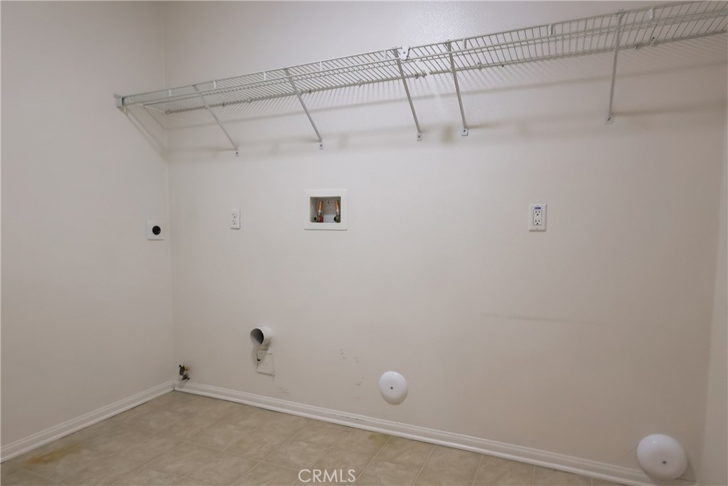 https://media.crmls.org/medias/59df9cfe-232a-44be-b928-c0234da88eec.jpg?preset=X-Large