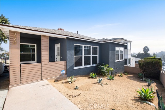 Be the first to live in this newly renovated Venice Beach home. Amazing views off the back deck and walking distance to so much that Venice has to offer. Nice quiet area off the main area. Don't miss out on this opportunity, this one will not last. Enjoy a central location close to Santa Monica, great shopping restaurants and entertainment.