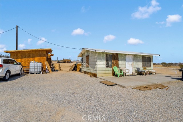 5924 Old Woman Springs Road, Johnson Valley CA: https://media.crmls.org/medias/59e1a09c-7a02-4bca-a66c-c42c8629216c.jpg