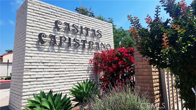 30828 Calle Chueca, San Juan Capistrano CA: https://media.crmls.org/medias/59e3437a-1901-44dd-8efb-7bcf3cdb6528.jpg