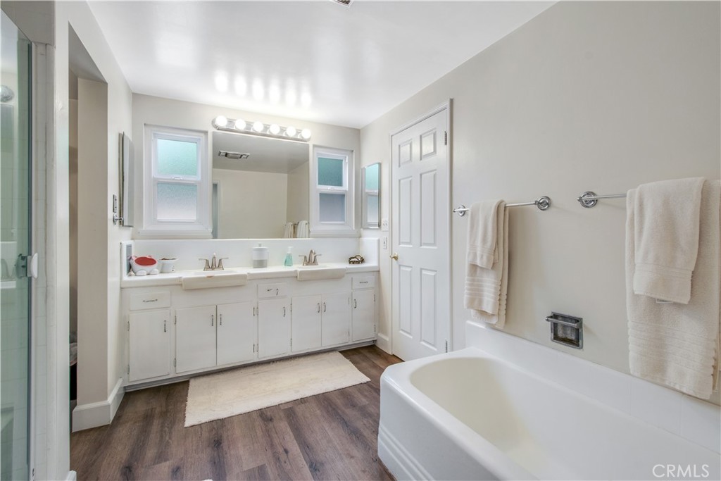 MLS #OC25138395 img 14