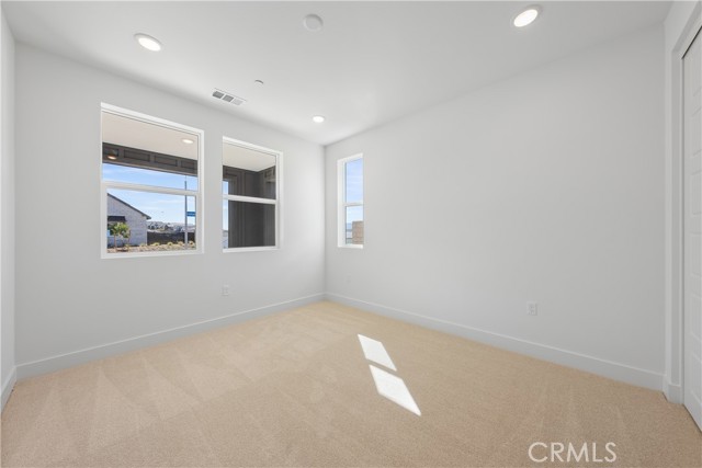30105 Hillside Place, Castaic CA: https://media.crmls.org/medias/59e42b04-4b5d-4a3d-98fd-e7e08d8ddb14.jpg