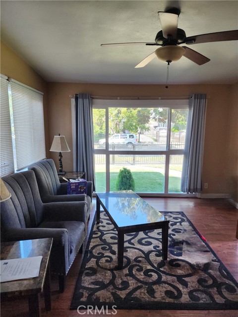 Detail Gallery Image 9 of 13 For 1788 W 37th Pl., Los Angeles,  CA 90018 - 3 Beds | 1 Baths