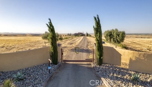 Detail Gallery Image 5 of 75 For 20711 Canyon Rd, Los Banos,  CA 93635 - 4 Beds | 3/1 Baths