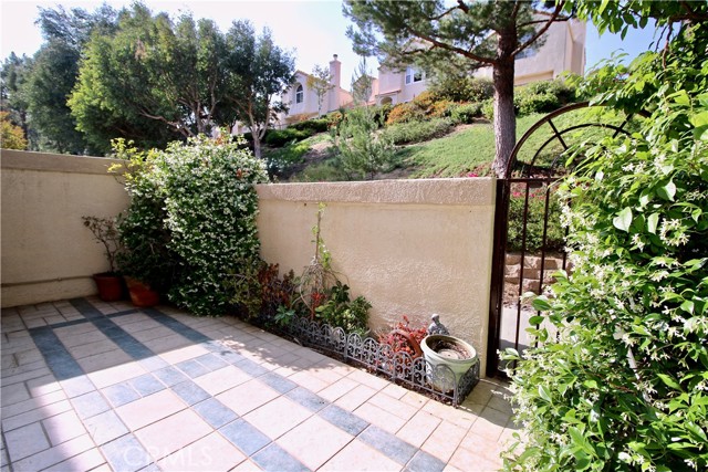 Detail Gallery Image 8 of 18 For 22325 Heritage Pass Pl, Chatsworth,  CA 91311 - 2 Beds | 2/1 Baths