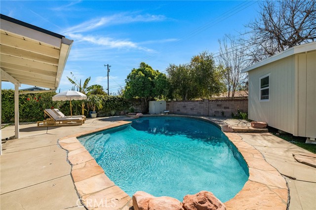 Detail Gallery Image 3 of 33 For 24224 Welby, West Hills,  CA 91307 - 4 Beds | 3 Baths