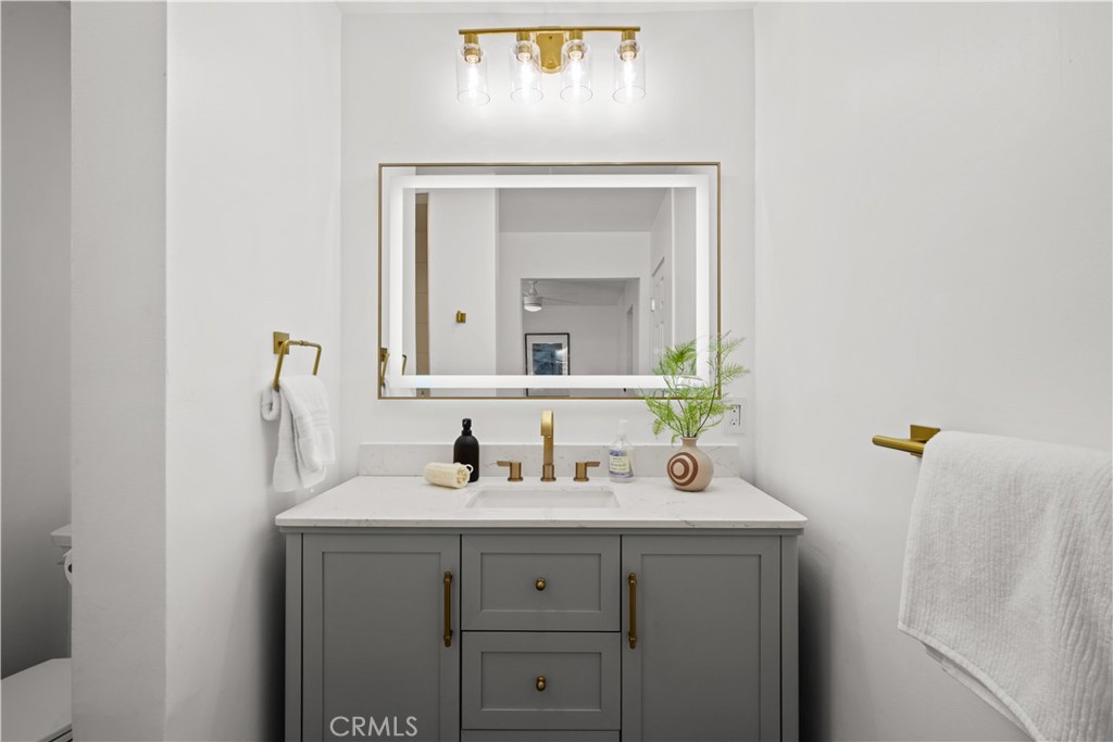 https://media.crmls.org/medias/59e8aa11-035f-4319-bc96-ad62ee666163.jpg?preset=X-Large