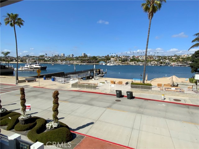 Detail Gallery Image 3 of 57 For 2137 Channel Rd, Newport Beach,  CA 92661 - 4 Beds | 2/1 Baths