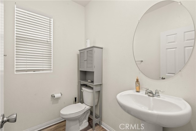 Detail Gallery Image 12 of 34 For 17123 Marble Ln, Canyon Country,  CA 91387 - 3 Beds | 2/1 Baths