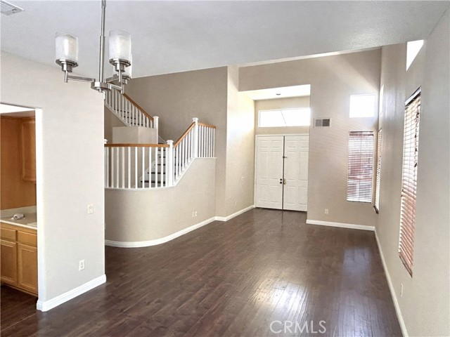 Detail Gallery Image 2 of 15 For 3152 Tecopa Springs Lane, Simi Valley,  CA 93063 - 4 Beds | 2/1 Baths