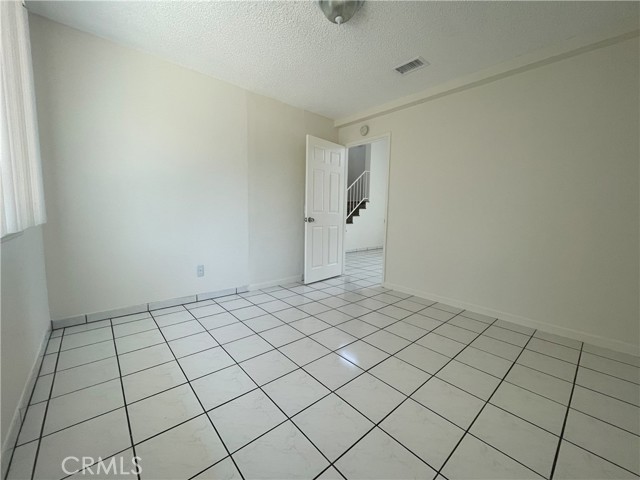 7698 Lime Avenue, Fontana CA: https://media.crmls.org/medias/59e9b177-89f0-4b8a-b154-204d3860bc5c.jpg