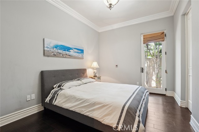 23115 Erwin Street, Woodland Hills CA: https://media.crmls.org/medias/59ea14b4-8841-4347-89bb-e1b8f7560a5b.jpg
