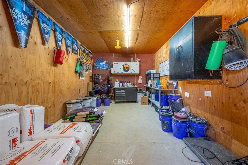 https://media.crmls.org/medias/59ea46c3-718b-4e78-852c-e4789ce96d19.jpg?preset=X-Large