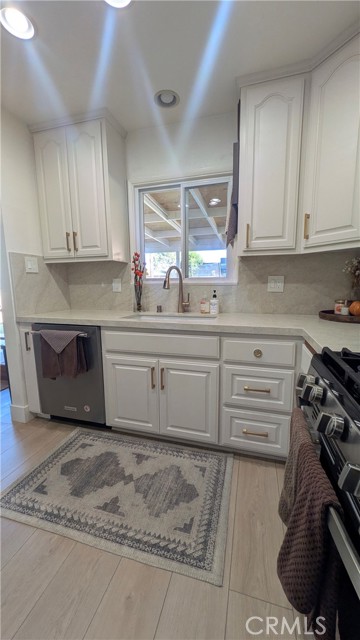 Detail Gallery Image 2 of 15 For 4805 Beatty Dr, Riverside,  CA 92506 - 3 Beds | 2 Baths