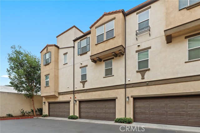 649 W Foothill Boulevard, Glendora CA: https://media.crmls.org/medias/59eaa911-1981-4f41-add4-0d56f03672f1.jpg