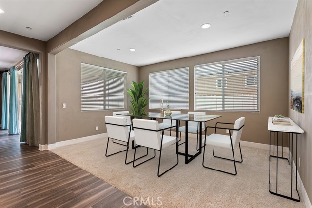 Dinning Room with Virtual Staging