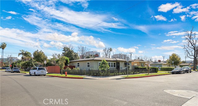 Detail Gallery Image 2 of 31 For 405 S Devon, Orange,  CA 92868 - 3 Beds | 1 Baths