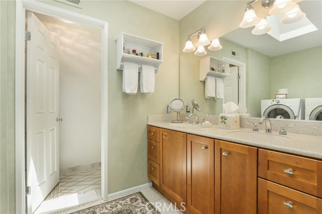 Detail Gallery Image 20 of 38 For 1364 Starshine St, Thousand Oaks,  CA 91360 - 4 Beds | 2/1 Baths