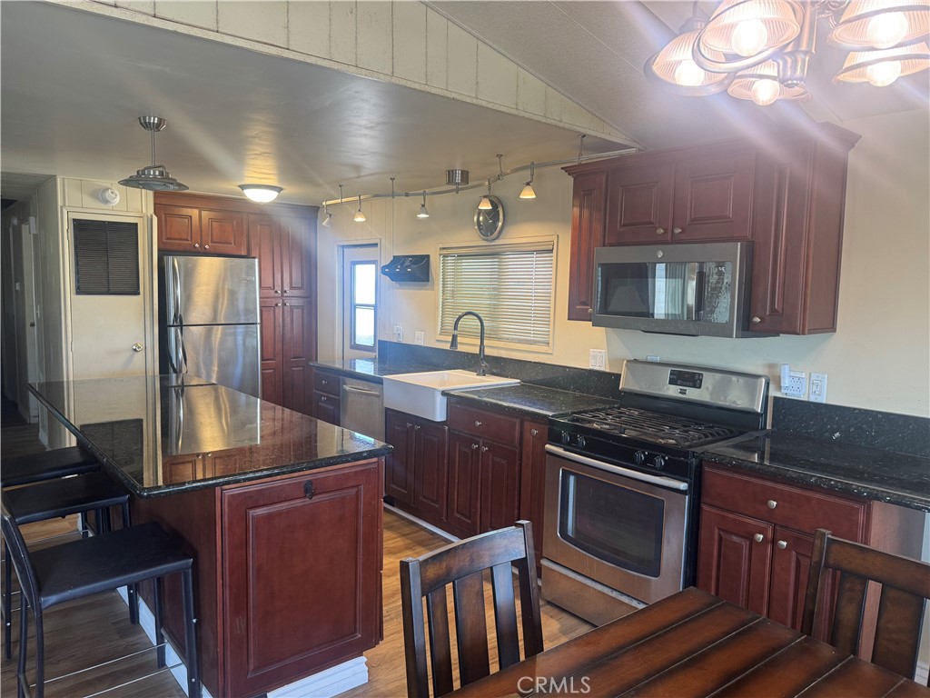 MLS #OC25245863 image #12