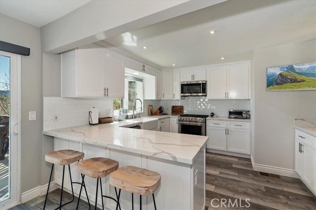 Detail Gallery Image 13 of 58 For 27565 North Bay Rd, Lake Arrowhead,  CA 92352 - 4 Beds | 4 Baths