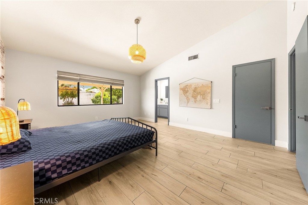 MLS #OC25120439 img 15