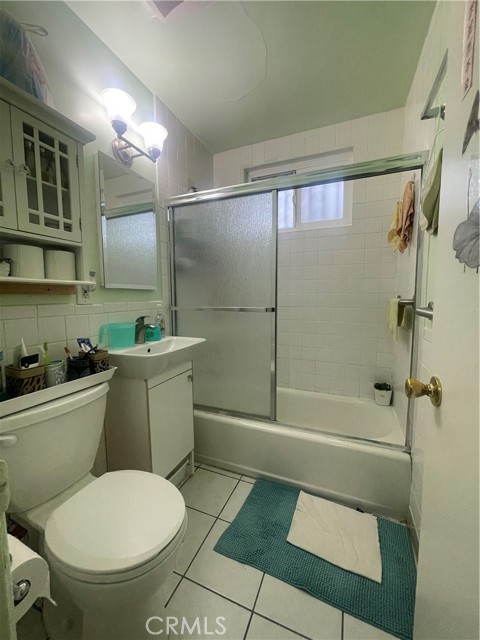 bathroom unit 3