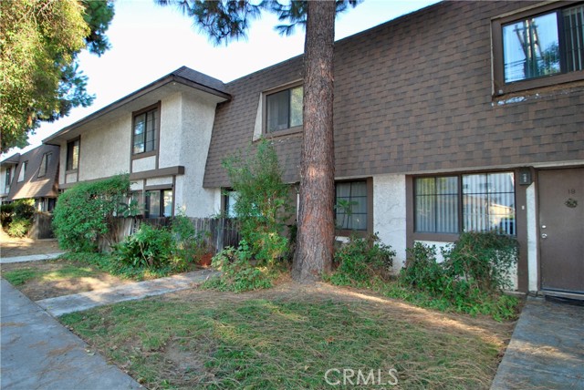 Detail Gallery Image 1 of 1 For 18560 Vanowen St #15,  Reseda,  CA 91335 - 2 Beds | 2/1 Baths