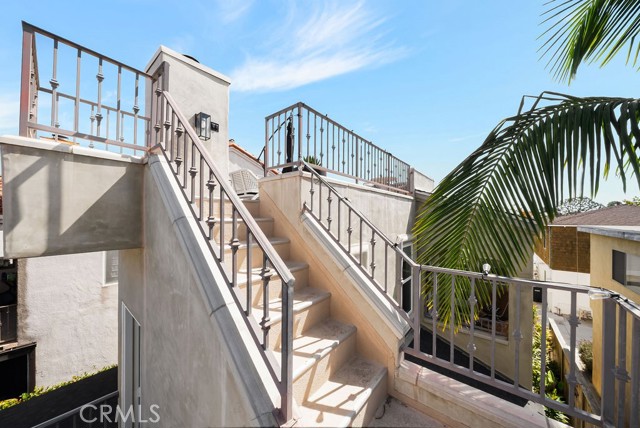 Detail Gallery Image 31 of 45 For 410 Acacia Ave #1/2,  Corona Del Mar,  CA 92657 - 3 Beds | 3 Baths