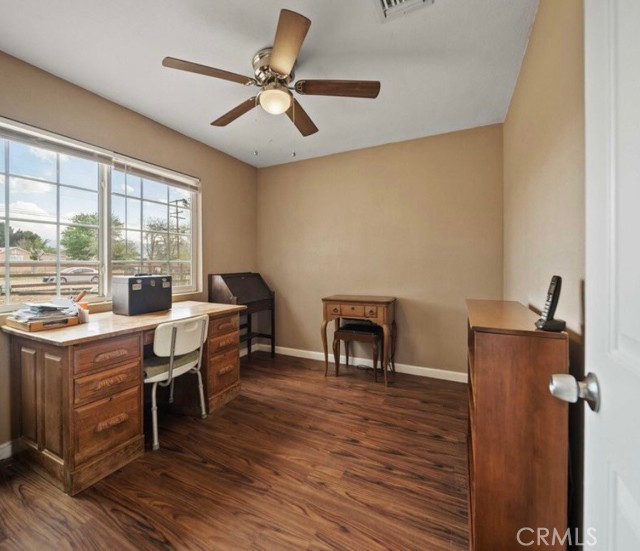 4753 W Avenue K10, Lancaster CA: https://media.crmls.org/medias/59ed78bf-b7e7-446b-bf2a-e816b0683486.jpg