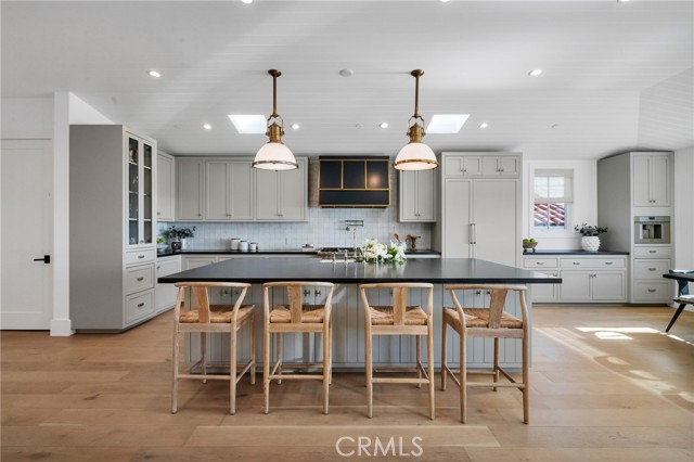 Detail Gallery Image 5 of 49 For 620 12th Street, Manhattan Beach,  CA 90266 - 5 Beds | 4/1 Baths