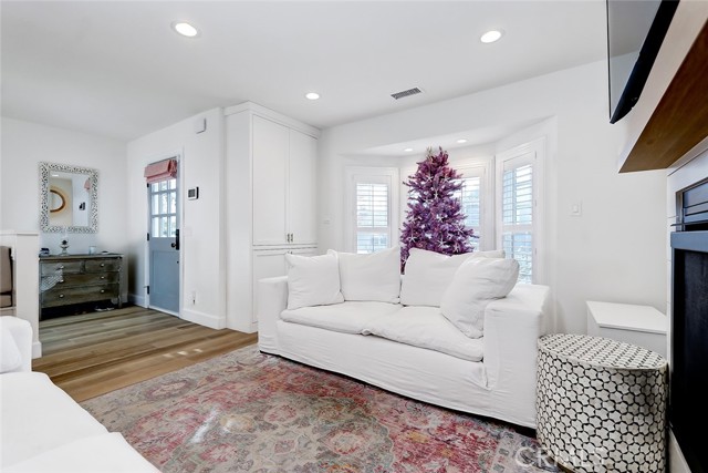 861 12th Court, Manhattan Beach, California 90266, 3 Bedrooms Bedrooms, ,2 BathroomsBathrooms,Residential,Sold,12th,SB21259266