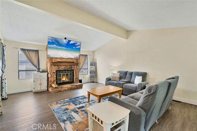 Detail Gallery Image 6 of 19 For 24800 Cornstalk Rd., Wildomar,  CA 92595 - 3 Beds | 2 Baths