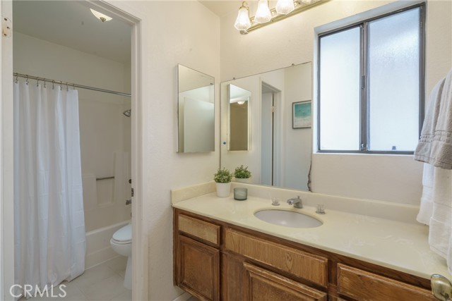 Detail Gallery Image 32 of 42 For 17022 Condon Ave, Lawndale,  CA 90260 - 4 Beds | 2/1 Baths