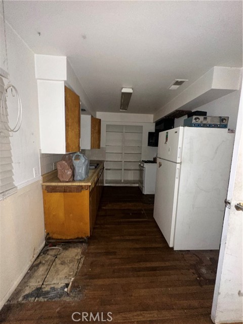 10810 Woodley Avenue, Granada Hills CA: https://media.crmls.org/medias/59f23180-a1dc-4cfc-891b-8878da2ab9d0.jpg