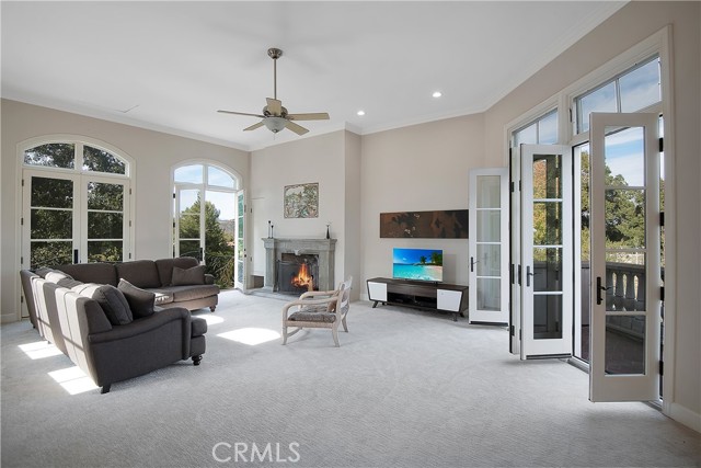 21149 Entrada Road, Topanga CA: https://media.crmls.org/medias/59f23a08-e315-4266-bfbb-29c66c9a2486.jpg
