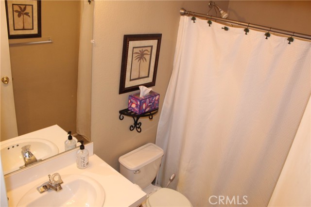 220 Colorado River Drive, Blythe CA: https://media.crmls.org/medias/59f259cf-5bcc-4220-ac0a-1a0112eefd39.jpg