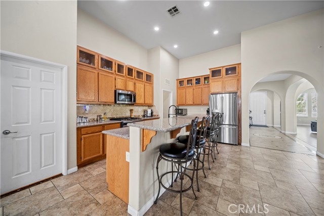 Detail Gallery Image 15 of 39 For 15776 Gilbert Ct, Victorville,  CA 92394 - 4 Beds | 2 Baths