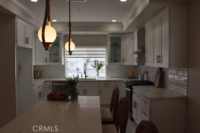 Detail Gallery Image 19 of 69 For 9103 Wystone Ave, Northridge,  CA 91324 - 4 Beds | 3 Baths