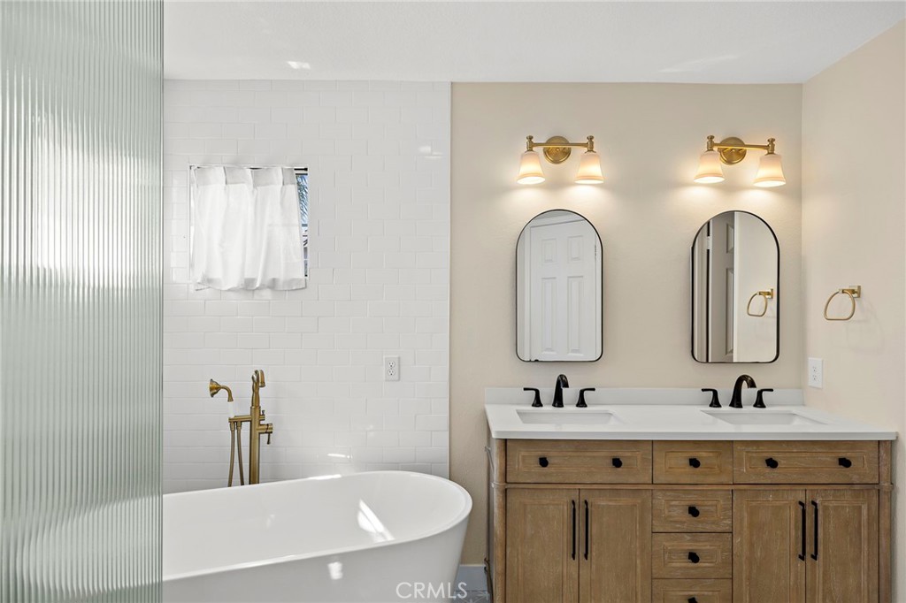 MLS #OC25229351 image #24