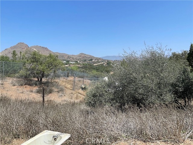 32401 Barber Road, Agua Dulce CA: https://media.crmls.org/medias/59f45639-c618-427d-939a-0f2d03152ad0.jpg