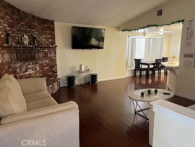 Detail Gallery Image 3 of 27 For 7653 Phelan, Phelan,  CA 92371 - 4 Beds | 3 Baths