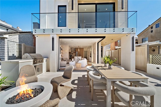 Detail Gallery Image 2 of 70 For 612 Begonia, Corona Del Mar,  CA 92625 - 3 Beds | 3/1 Baths