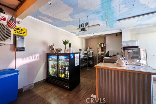 8111 Foothill Boulevard, Rancho Cucamonga CA: https://media.crmls.org/medias/59f596c5-6a6e-4046-9cd0-b7ab17fbaa03.jpg