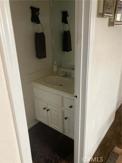 Detail Gallery Image 20 of 28 For 645 Summit Bld #3,  Big Bear Lake,  CA 92315 - 2 Beds | 1/1 Baths