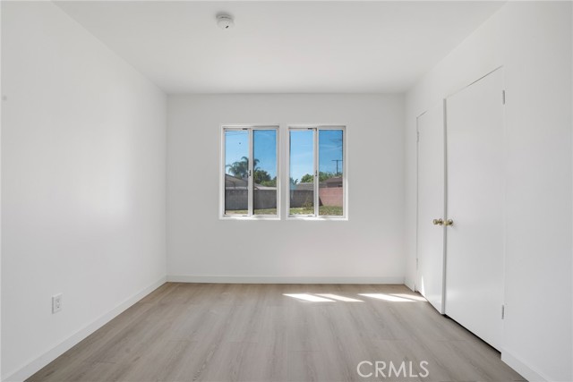 Detail Gallery Image 19 of 24 For 8207 Yarmouth, Reseda,  CA 91335 - 4 Beds | 2 Baths