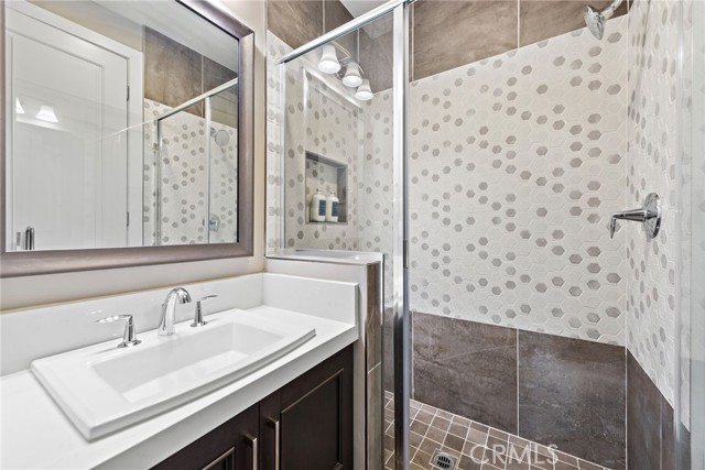 Detail Gallery Image 9 of 52 For 50 Cooper, Lake Forest,  CA 92630 - 5 Beds | 5/1 Baths